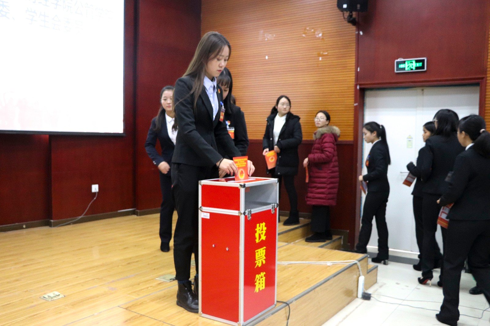 12125.jpg 12125.jpg